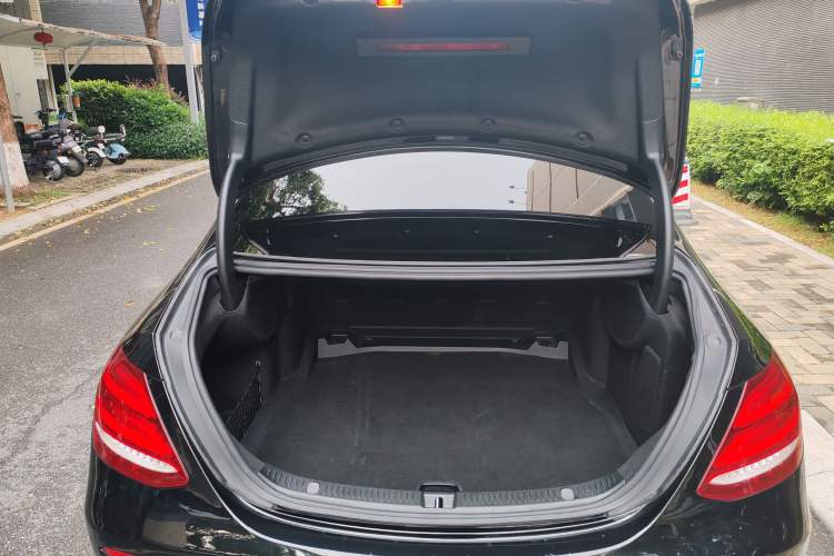 Used Mercedes-Benz E-Class 2019 E 300 L Sporty and Stylish Model Trunk