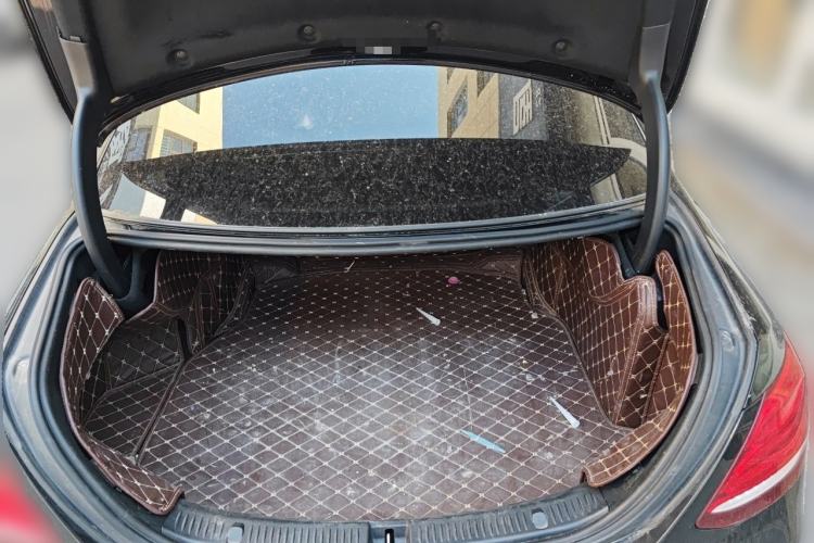 Used Mercedes-Benz E-Class 2019 E 260 L Trunk