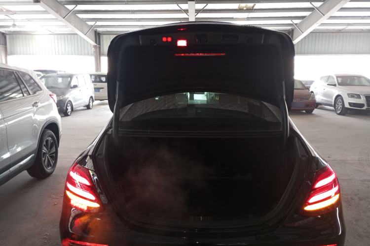 Used Mercedes-Benz E-Class 2019 E 260 L Sport 4MATIC Trunk