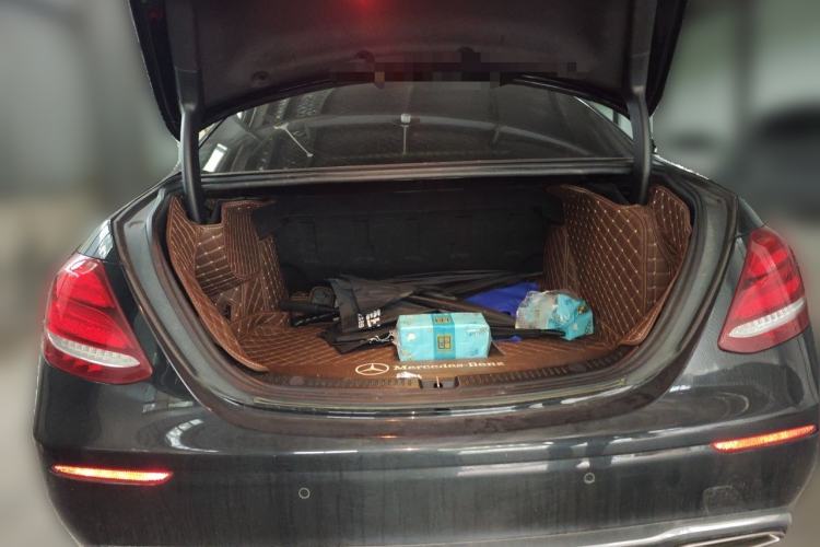 Used Mercedes-Benz E-Class 2019 E 200 L Trunk