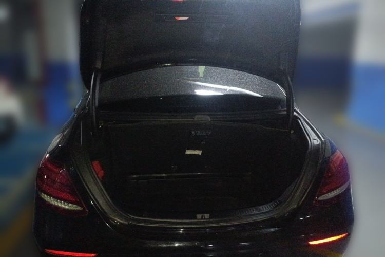 Used Mercedes-Benz E-Class 2019 E 260 L Trunk