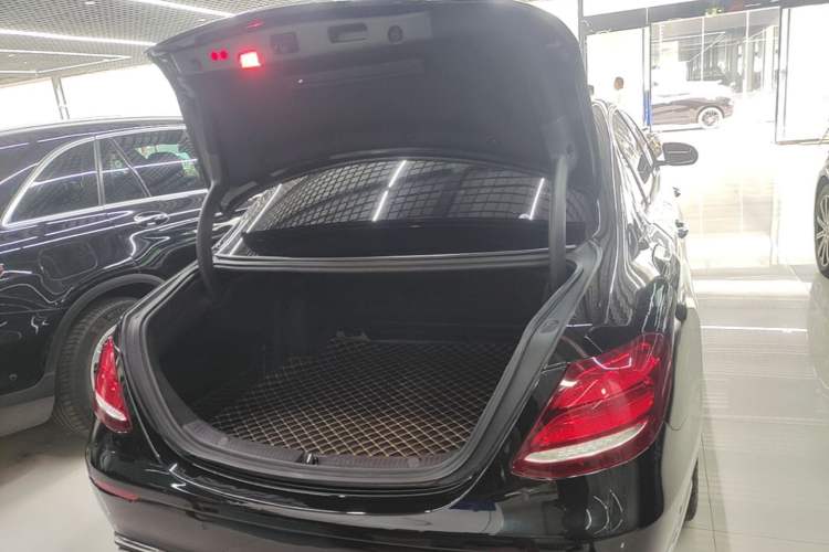 Used Mercedes-Benz E-Class 2019 E 300 L Stylish Model Trunk