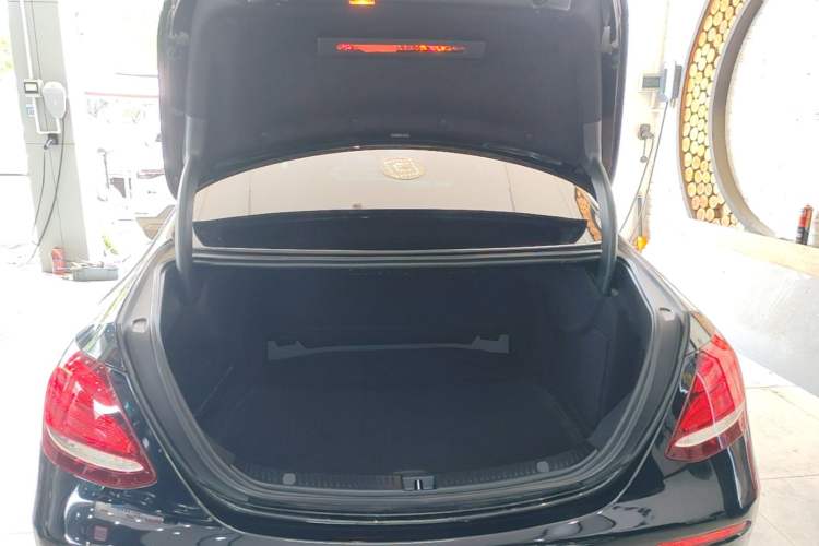 Used Mercedes-Benz E-Class 2019 Restyled E 300 L Sporty and Stylish Edition Trunk