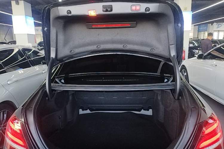 Used Mercedes-Benz E-Class 2019 Restyled E 300 L Sport Luxury Edition Trunk