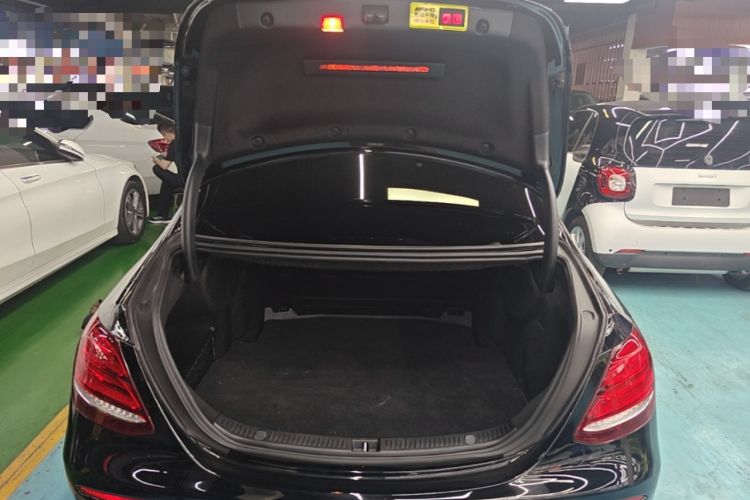 Used Mercedes-Benz E-Class 2019 Restyled E 300 L Sporty and Stylish Edition Trunk