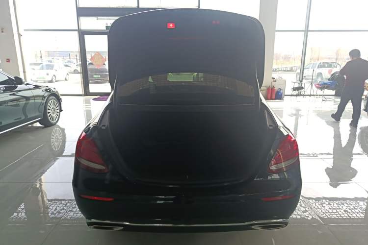 Used Mercedes-Benz E-Class 2019 Restyled E 300 L Luxury Edition Trunk