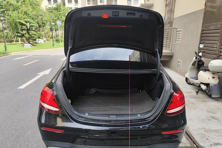 Used Mercedes-Benz E-Class 2019 Restyled E 300 L Sporty and Stylish Edition Trunk
