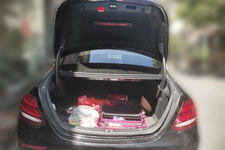 Used Mercedes-Benz E-Class 2019 E 260 L Trunk