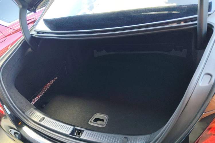 Used Mercedes-Benz E-Class 2019 Facelifted E 300 L Stylish Version Trunk