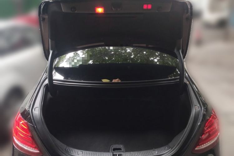 Used Mercedes-Benz E-Class 2019 Restyled E 300 L Sporty and Stylish Edition Trunk