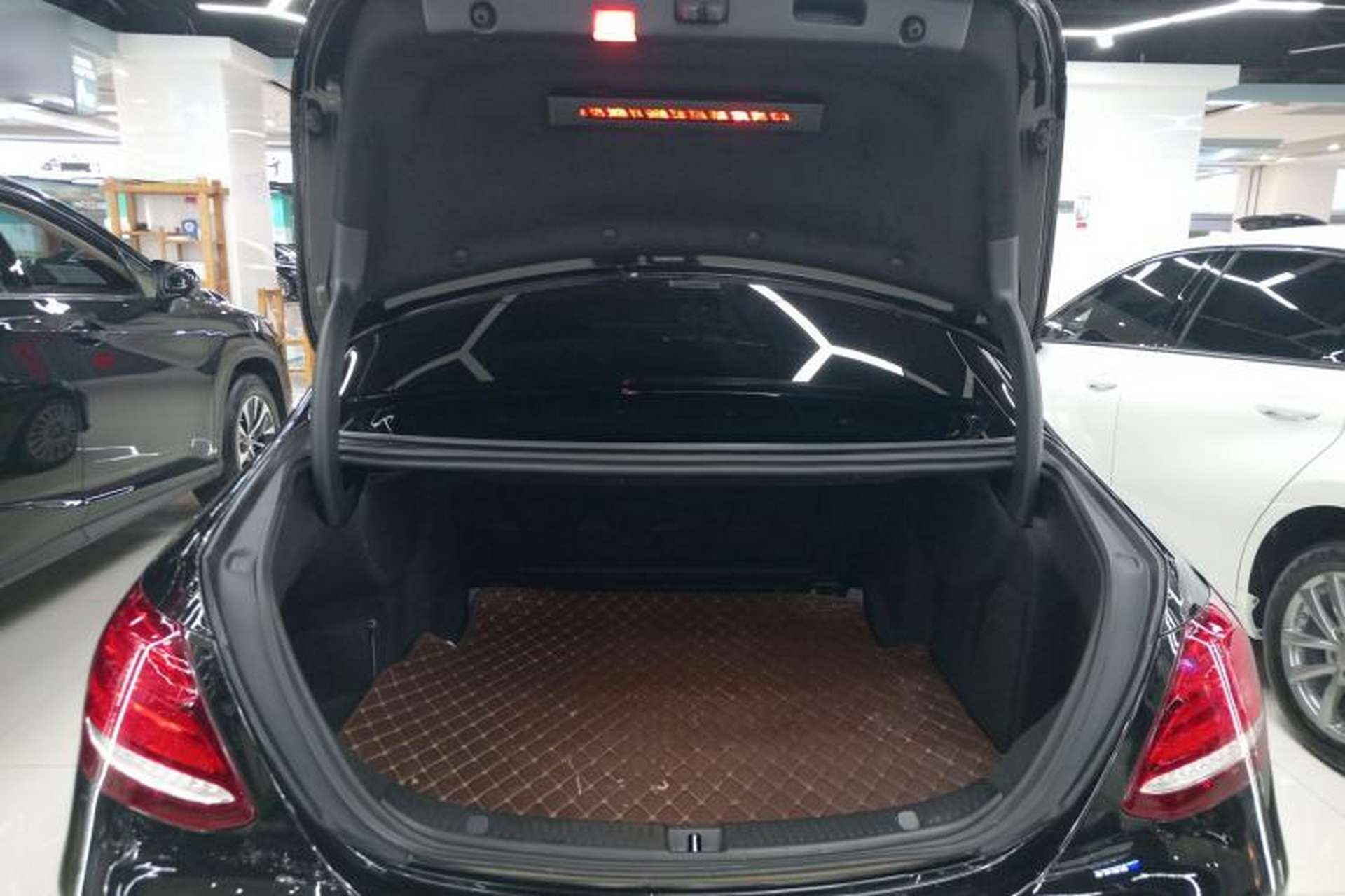 Used Mercedes-Benz E-Class 2019 Restyled E 300 L Sporty and Stylish Edition Trunk