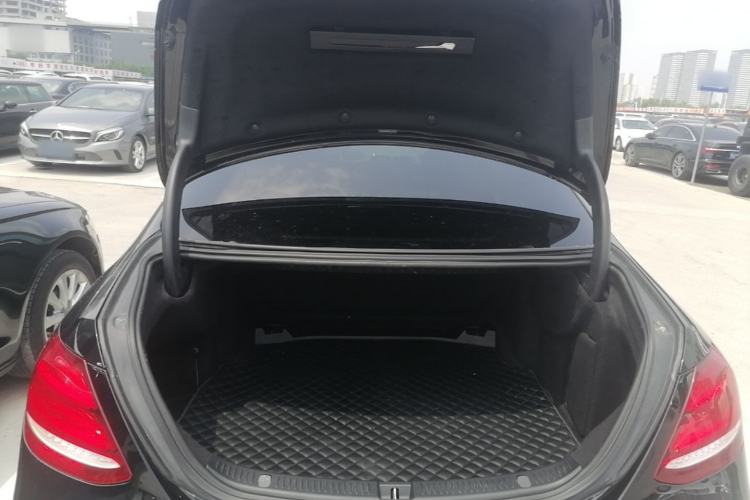 Used Mercedes-Benz E-Class 2019 E 200 L Trunk