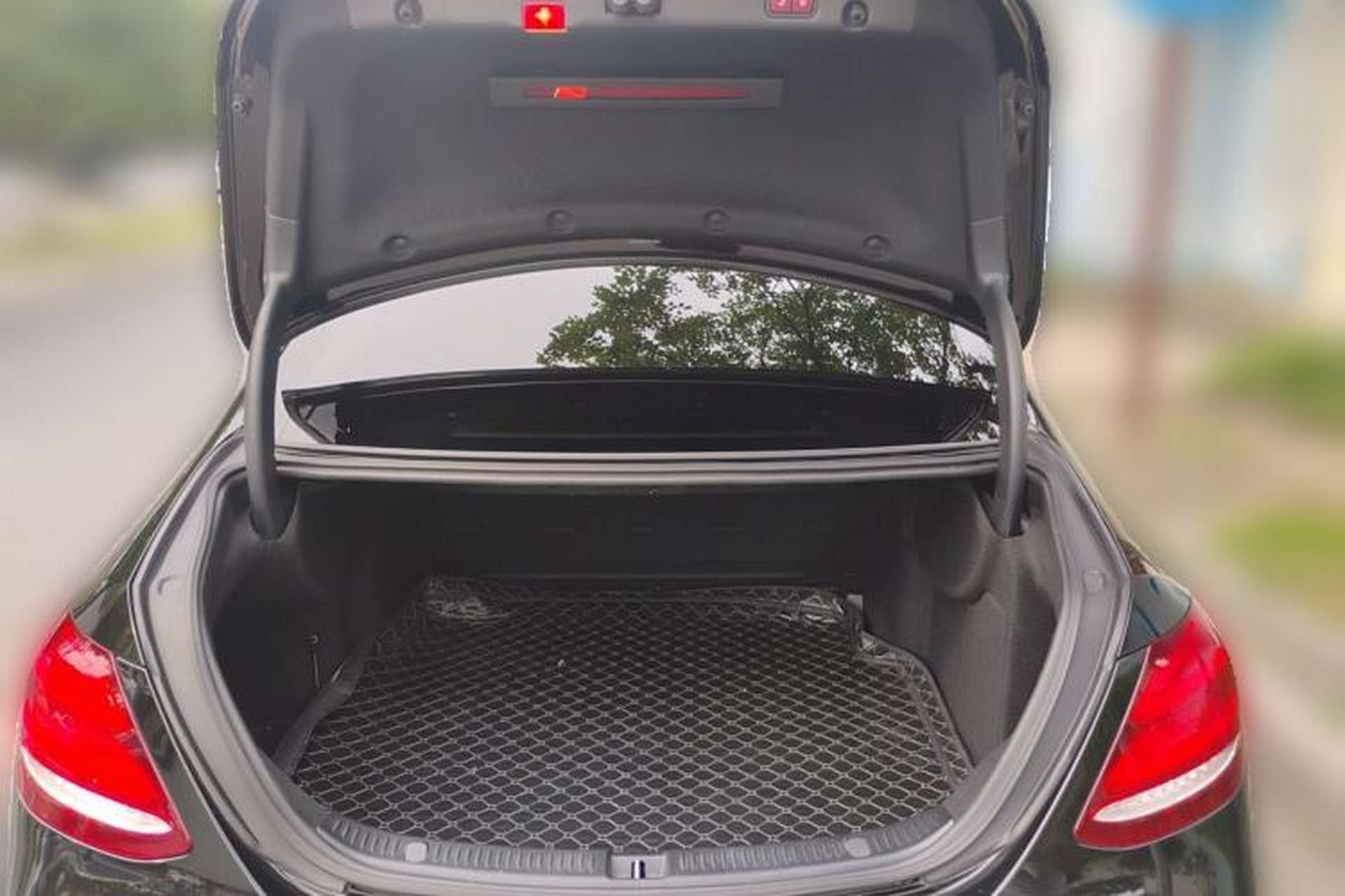 Used Mercedes-Benz E-Class 2019 Restyled E 300 L Luxury Edition Trunk