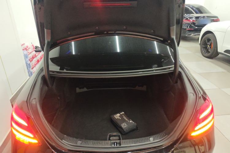 Used Mercedes-Benz E-Class 2019 E 260 L Trunk