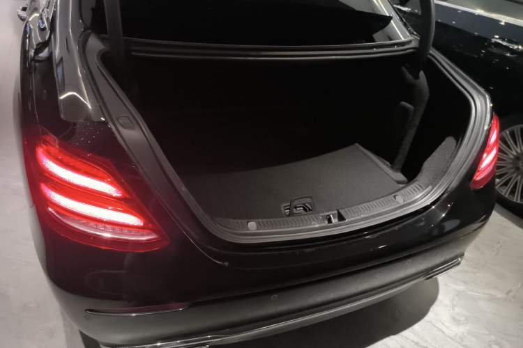 Used Mercedes-Benz E-Class 2019 Restyled E 300 L Luxury Edition Trunk