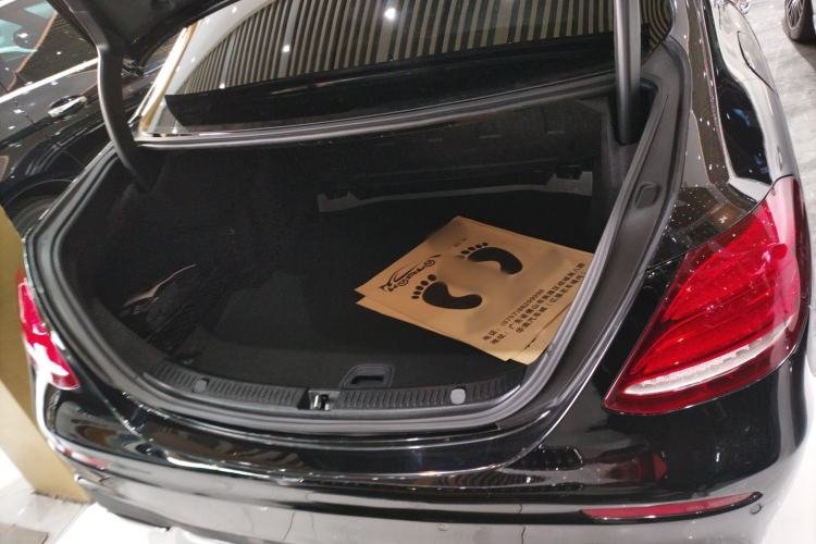 Used Mercedes-Benz E-Class 2019 Restyled E 300 L Sporty and Stylish Edition Trunk