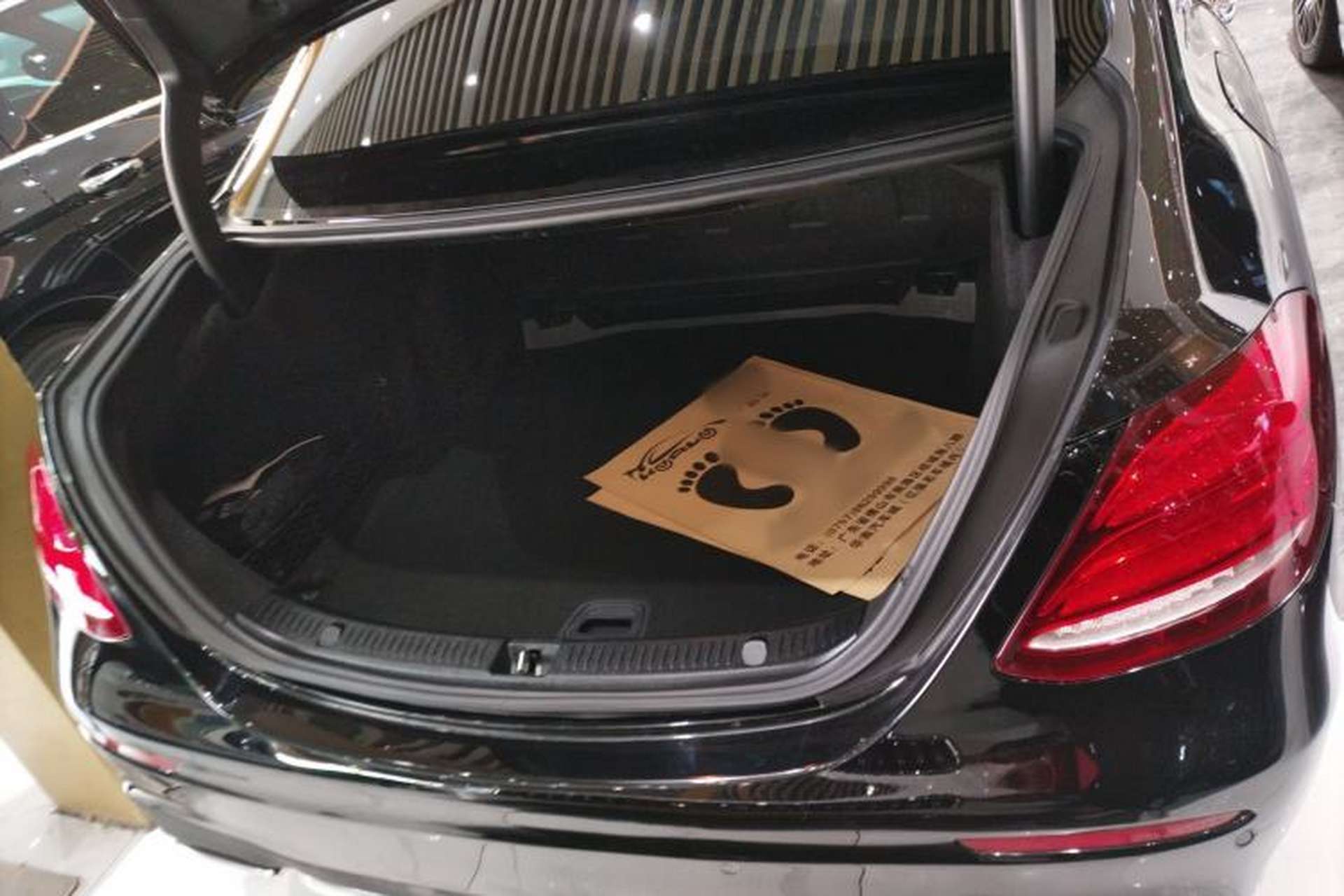 Used Mercedes-Benz E-Class 2019 Restyled E 300 L Sporty and Stylish Edition Trunk