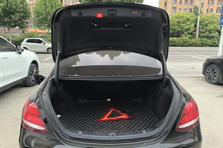 Used Mercedes-Benz E-Class 2019 Restyled E 300 L Luxury Edition Trunk