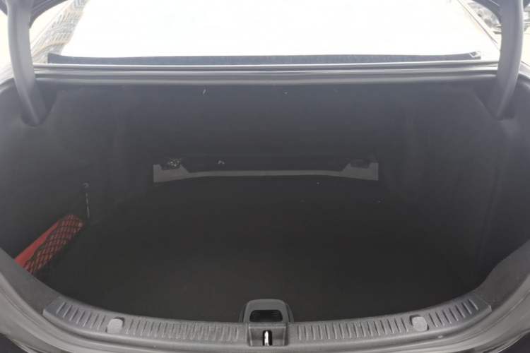 Used Mercedes-Benz E-Class 2019 E 300 L Sporty and Stylish Model Trunk
