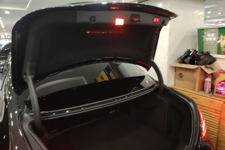 Used Mercedes-Benz E-Class 2019 E 260 Sport Edition Trunk