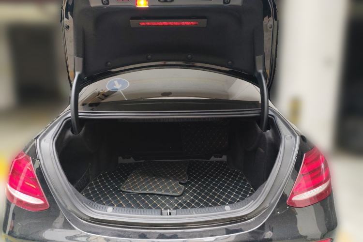 Used Mercedes-Benz E-Class 2019 E 200 L Sport Edition Trunk
