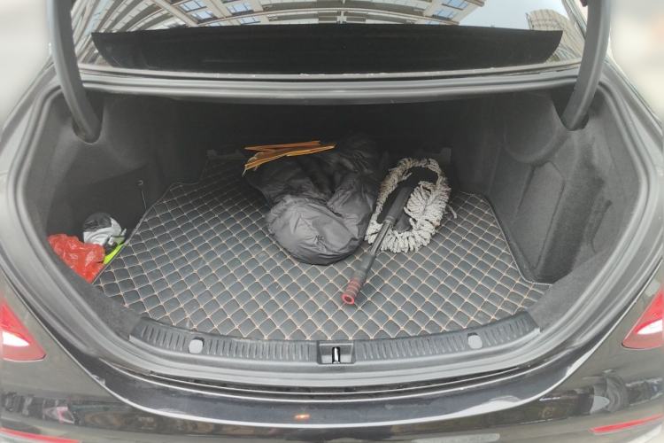 Used Mercedes-Benz E-Class 2019 E 260 L Trunk