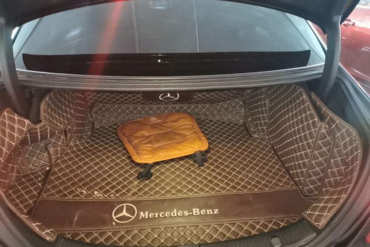 Used Mercedes-Benz E-Class 2019 E 260 L Trunk