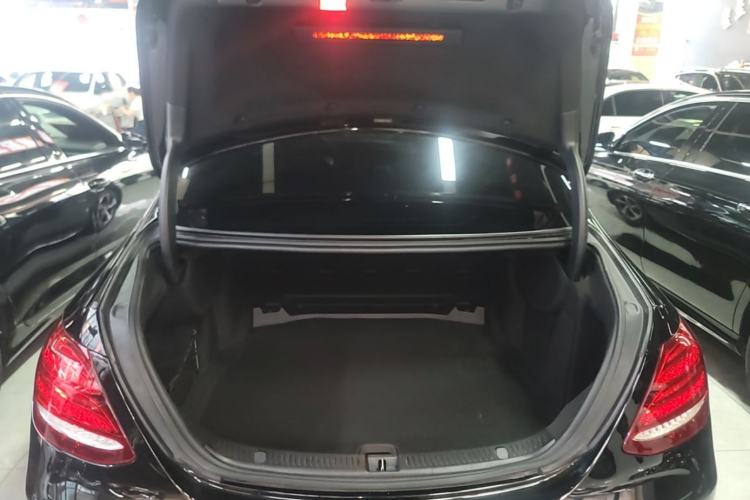 Used Mercedes-Benz E-Class 2019 Restyled E 300 L Sporty and Stylish Edition Trunk