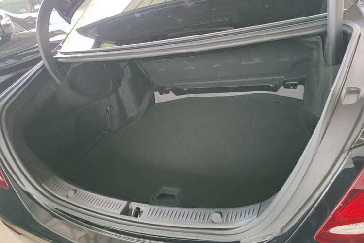 Used Mercedes-Benz E-Class 2019 Facelifted E 300 L Stylish Version Trunk