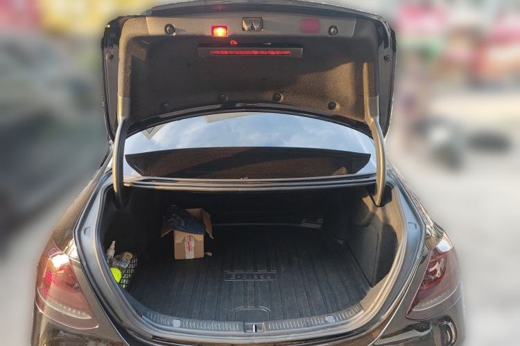 Used Mercedes-Benz E-Class 2019 Restyled E 300 L Sport Luxury Edition Trunk
