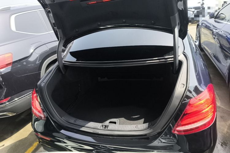 Used Mercedes-Benz E-Class 2019 E 200 L Sport 4MATIC Trunk