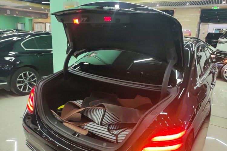 Used Mercedes-Benz E-Class 2019 E 300 L Luxury Model Trunk