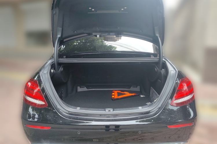 Used Mercedes-Benz E-Class 2019 E 260 L Trunk
