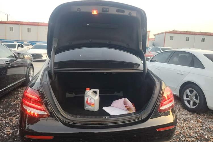 Used Mercedes-Benz E-Class 2019 E 200 L Trunk