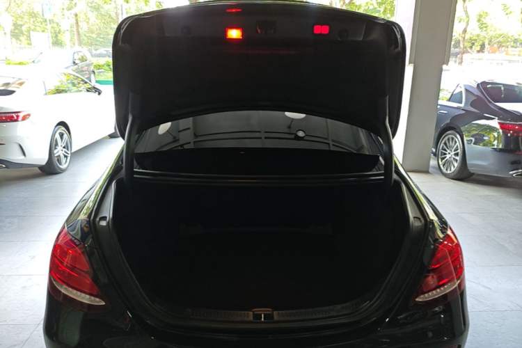 Used Mercedes-Benz E-Class 2019 Restyled E 300 L Sport Luxury Edition Trunk
