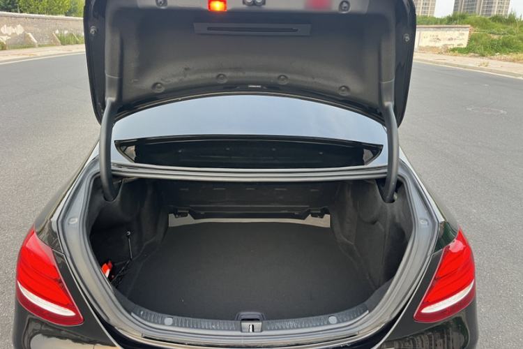 Used Mercedes-Benz E-Class 2019 Restyled E 300 L Sport Luxury Edition Trunk