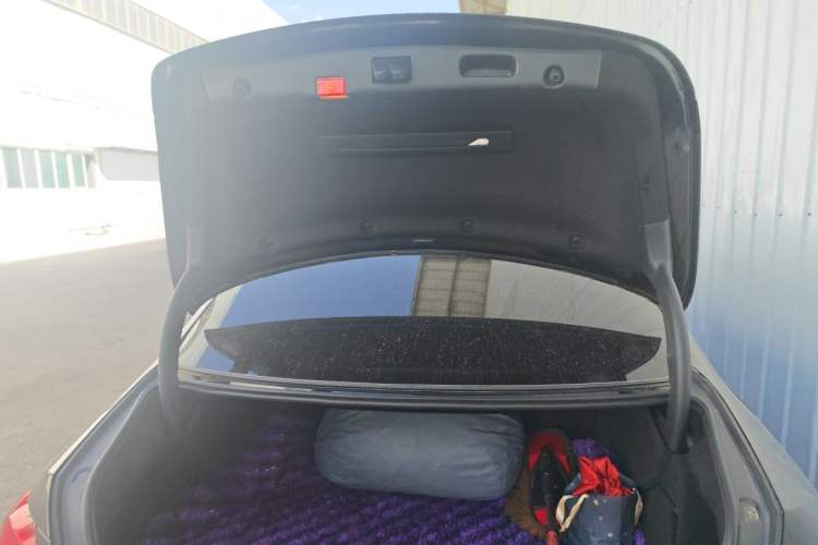 Used Mercedes-Benz E-Class 2019 E 260 L Trunk