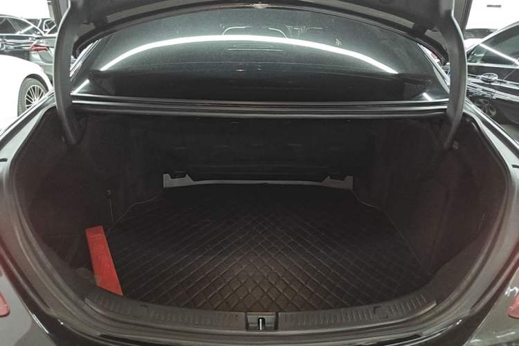 Used Mercedes-Benz E-Class 2019 E 200 L Sport Edition Trunk