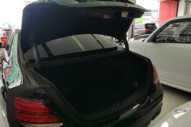 Used Mercedes-Benz E-Class 2019 Restyled E 300 L Sporty and Stylish Edition Trunk