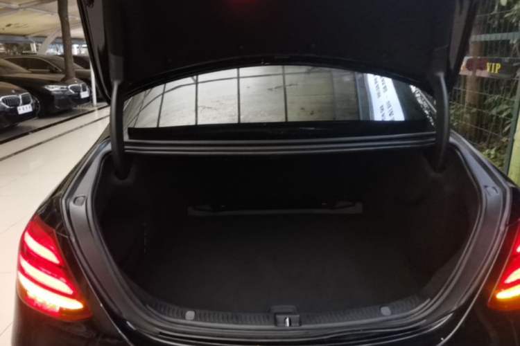 Used Mercedes-Benz E-Class 2019 E 260 Sport Edition Trunk