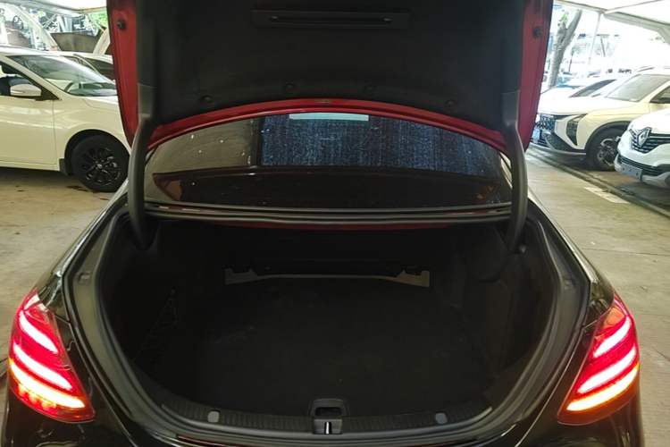 Used Mercedes-Benz E-Class 2019 Restyled E 300 L Sport Luxury Edition Trunk