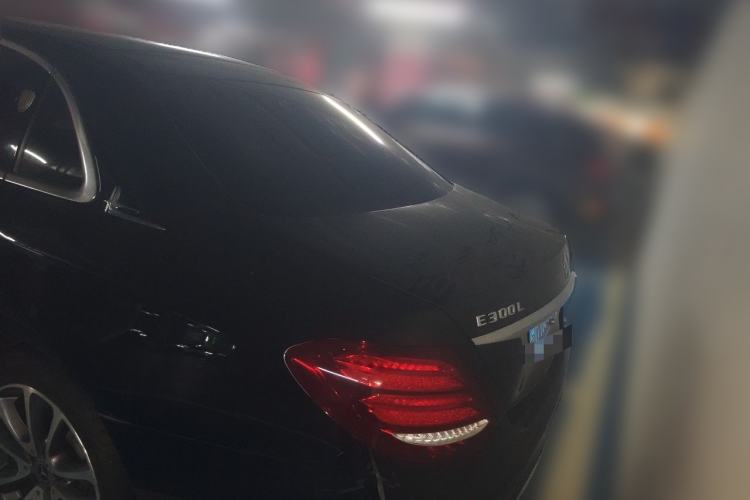 Used Mercedes-Benz E-Class 2019 E 200 L Trunk