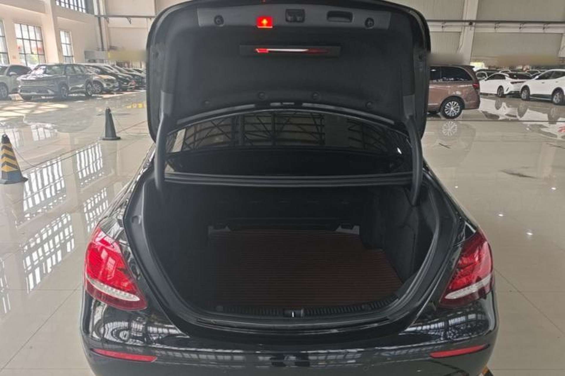 Used Mercedes-Benz E-Class 2019 Facelifted E 300 L Stylish Version Trunk