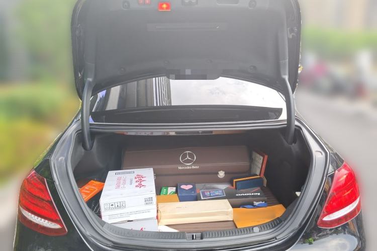 Used Mercedes-Benz E-Class 2019 E 260 L 4MATIC Trunk