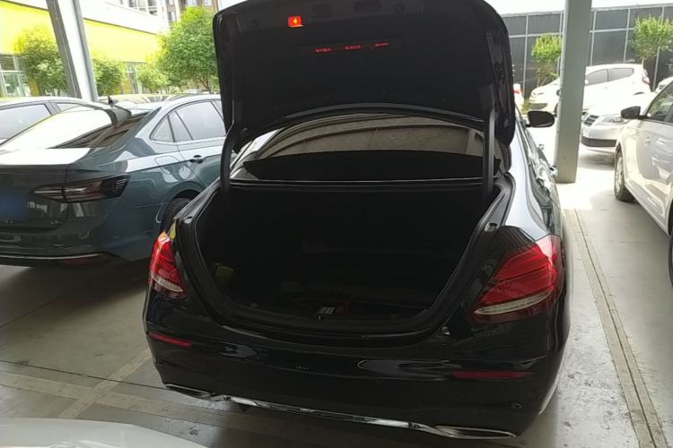 Used Mercedes-Benz E-Class 2019 E 260 L Sport 4MATIC Trunk
