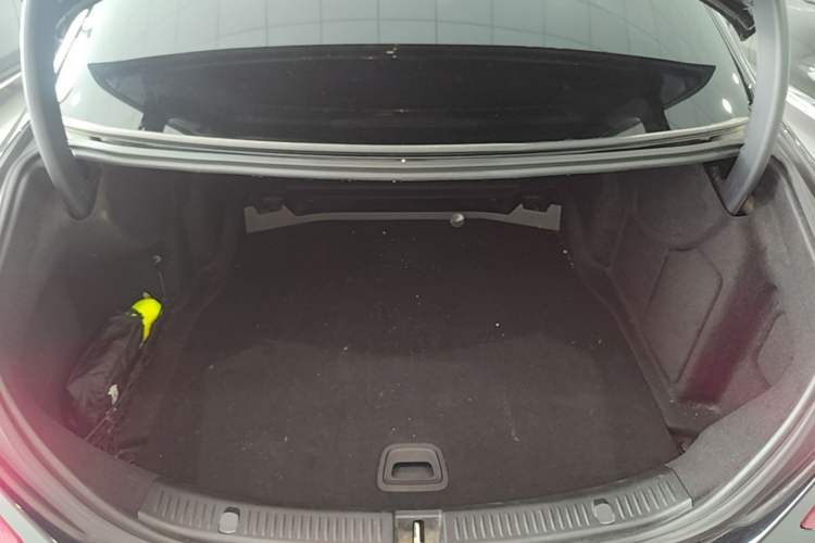 Used Mercedes-Benz E-Class 2019 Restyled E 300 L Sport Luxury Edition Trunk