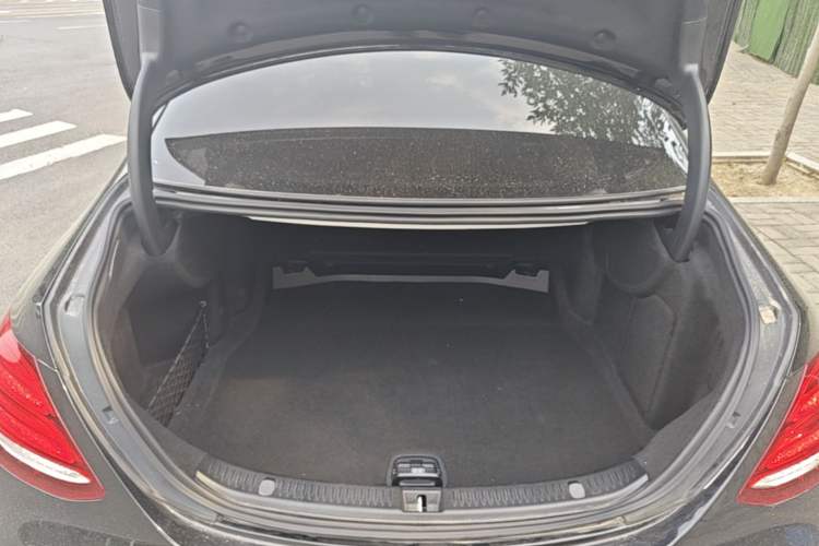 Used Mercedes-Benz E-Class 2019 Restyled E 300 L Sport Luxury Edition Trunk