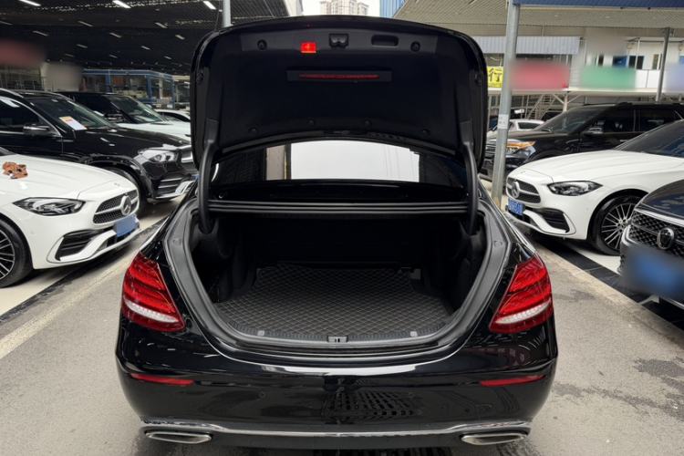 Used Mercedes-Benz E-Class 2019 E 200 L Trunk