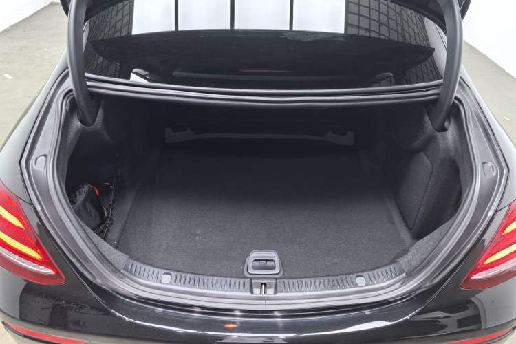 Used Mercedes-Benz E-Class 2019 E 200 L Sport Edition Trunk
