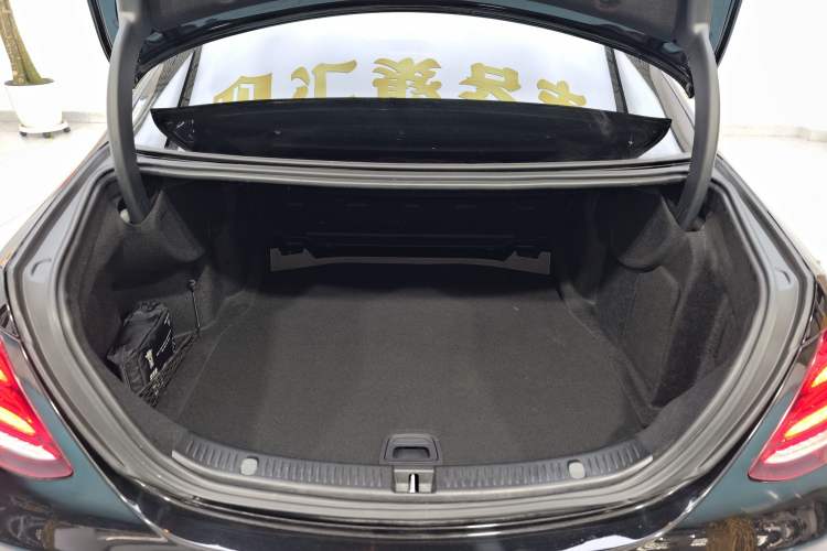 Used Mercedes-Benz E-Class 2019 Restyled E 300 L Luxury Edition Trunk